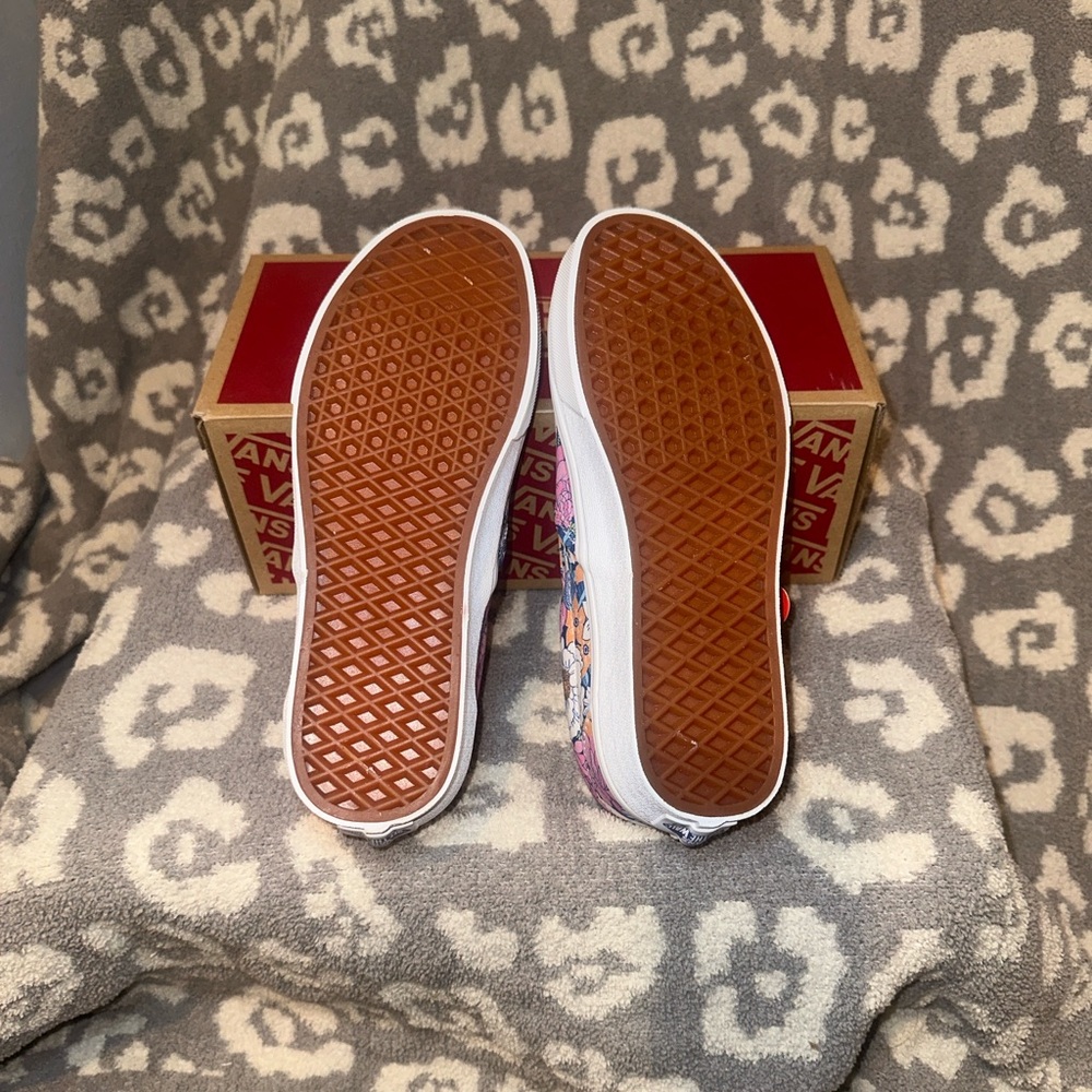 Vans Classic  Slip-On Sneakers 😍 In Retro Floral/Multi True White 😍😍 New 🩷🩷 - Picture 10 of 17